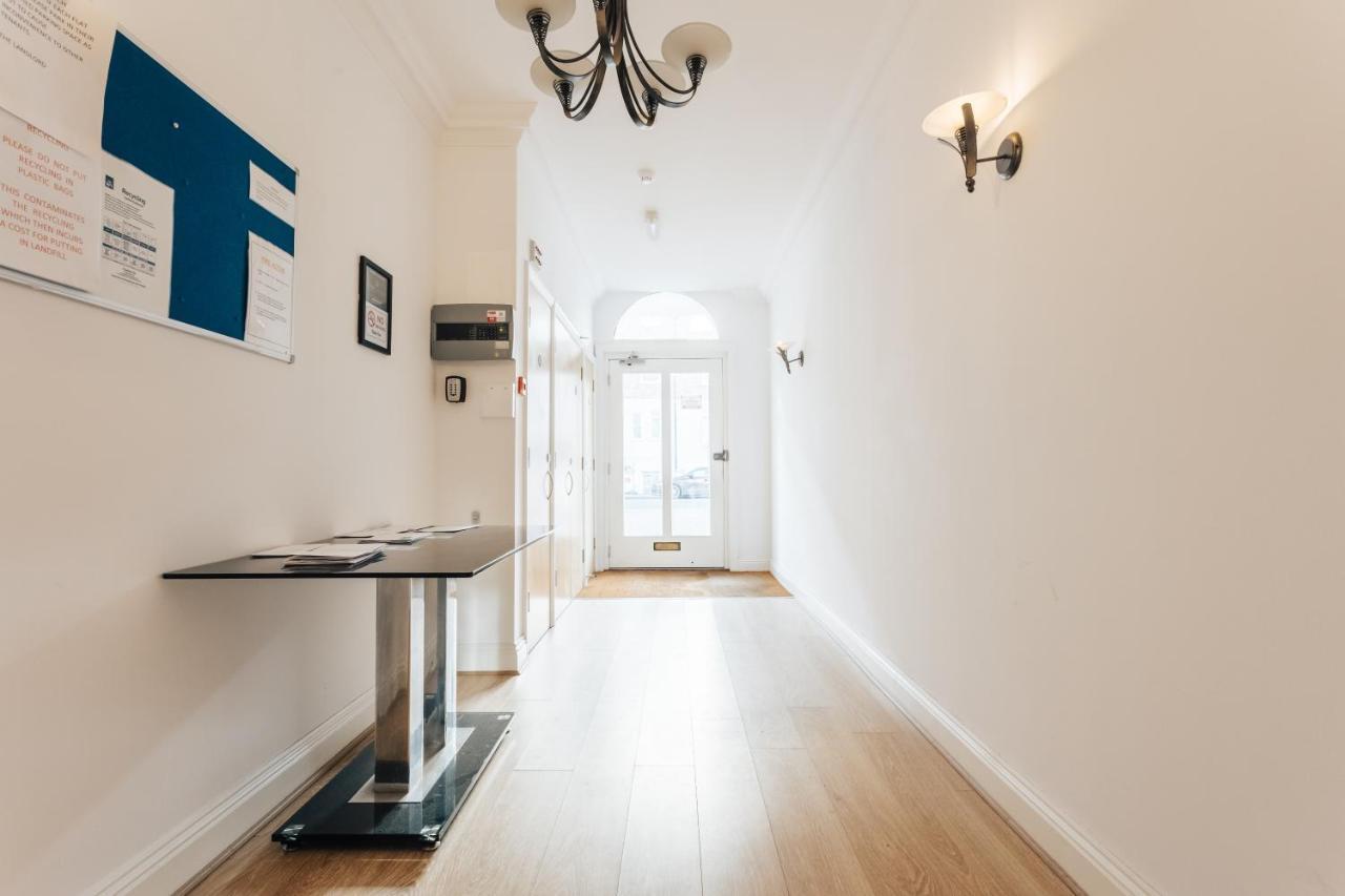 Spacious 2 Bedroom Flat Near And Town Centre Апартаменты *