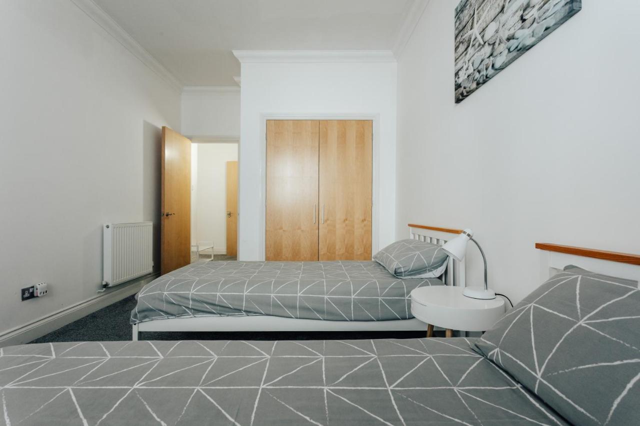 Апартаменты Spacious 2 Bedroom Flat Near And Town Centre *