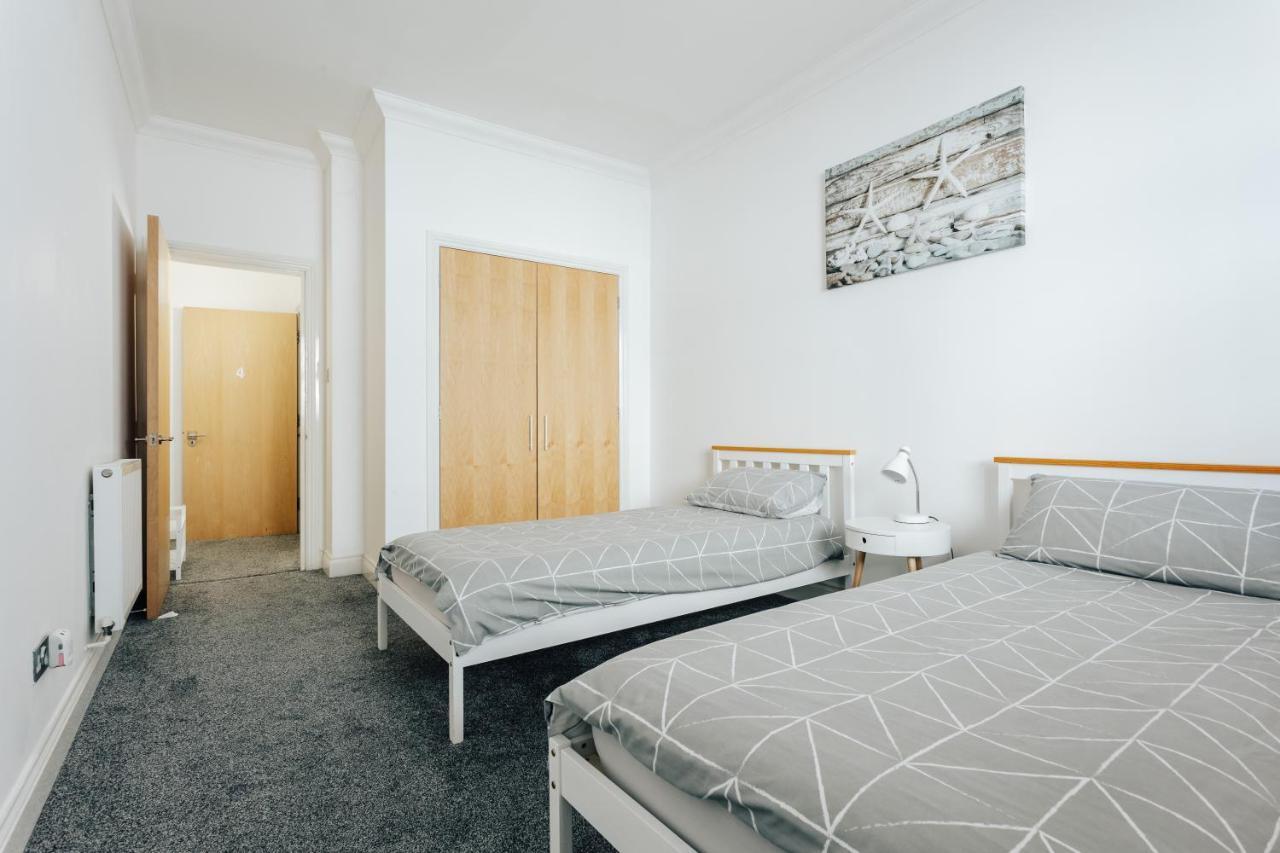 Spacious 2 Bedroom Flat Near And Town Centre Борнмут