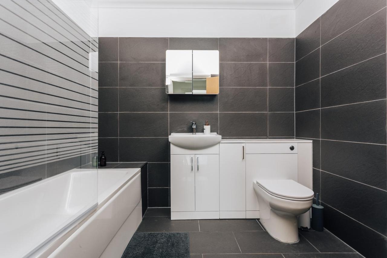 Апартаменты Spacious 2 Bedroom Flat Near And Town Centre Борнмут